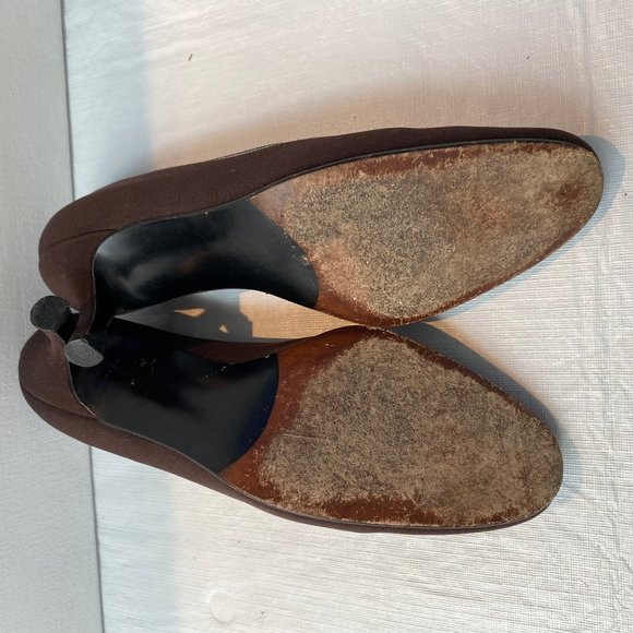 Stuart Weitzman Brown Fabric Kitten Heel Pumps with Tortoise Patent Bow and Trim - Picture 5 of 5